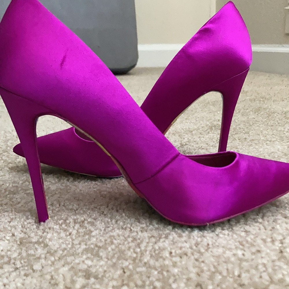 Heels - Picture 4 of 4